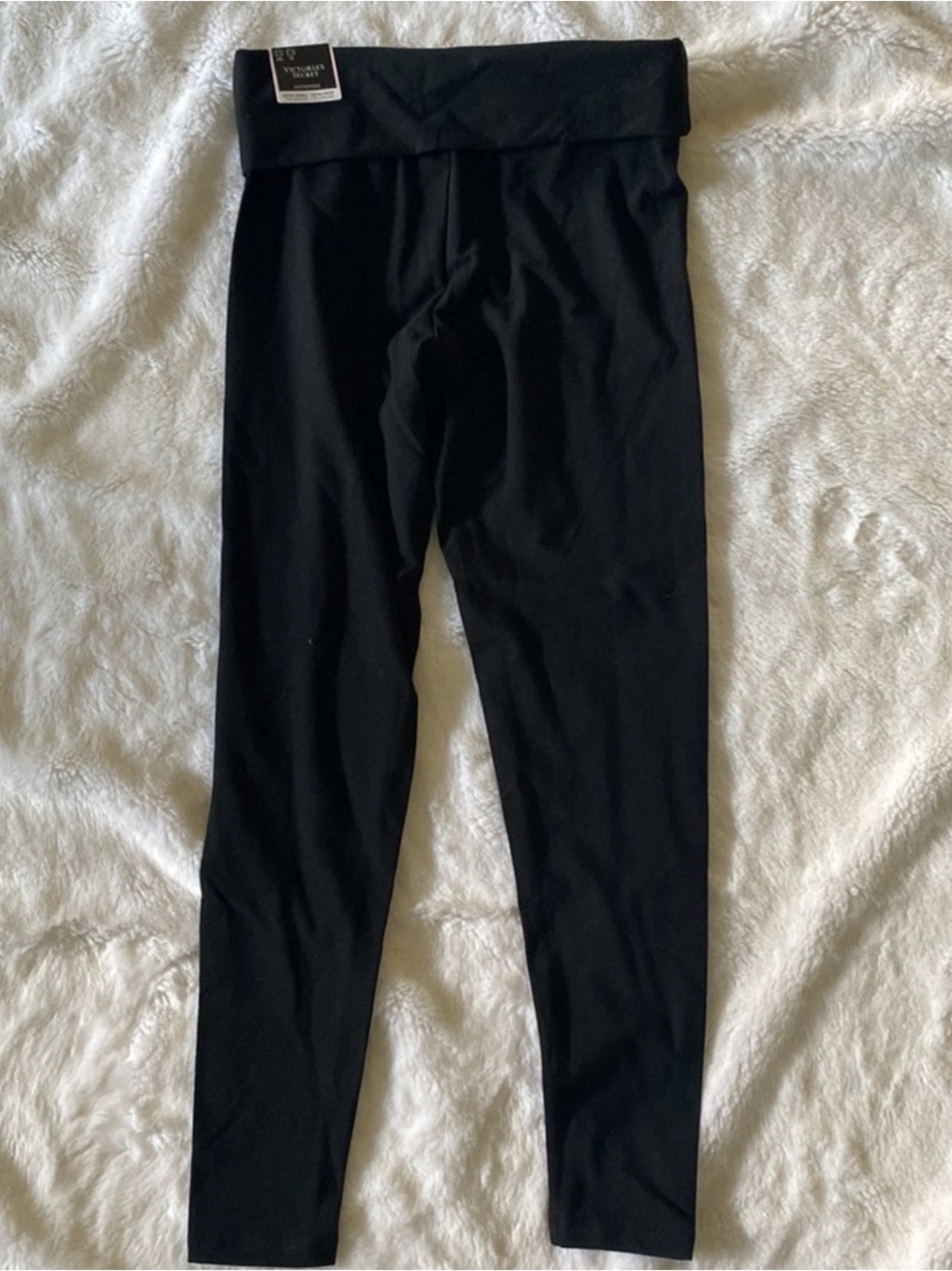 NWT Victoria’s Secret Anywhere 7/8 black leggings
